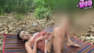 คลิปหลุด Onlyfans somsomswing แม่สาวสักลายนัดหนุ่มมาเสียวที่ป่าเงี่ยนจัดมาถึงจับถอกควยนั่งโม๊คควย ก่อนโดนจับตะบันซอยหีครางลั่นป่า